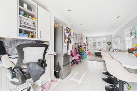 undefined, Collindale Avenue, Erith, Kent, DA8