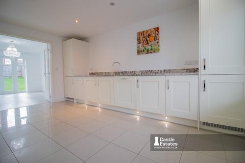 4 bedroom detached house to rent, Stanier Drive, Edwalton, NG12 4HR