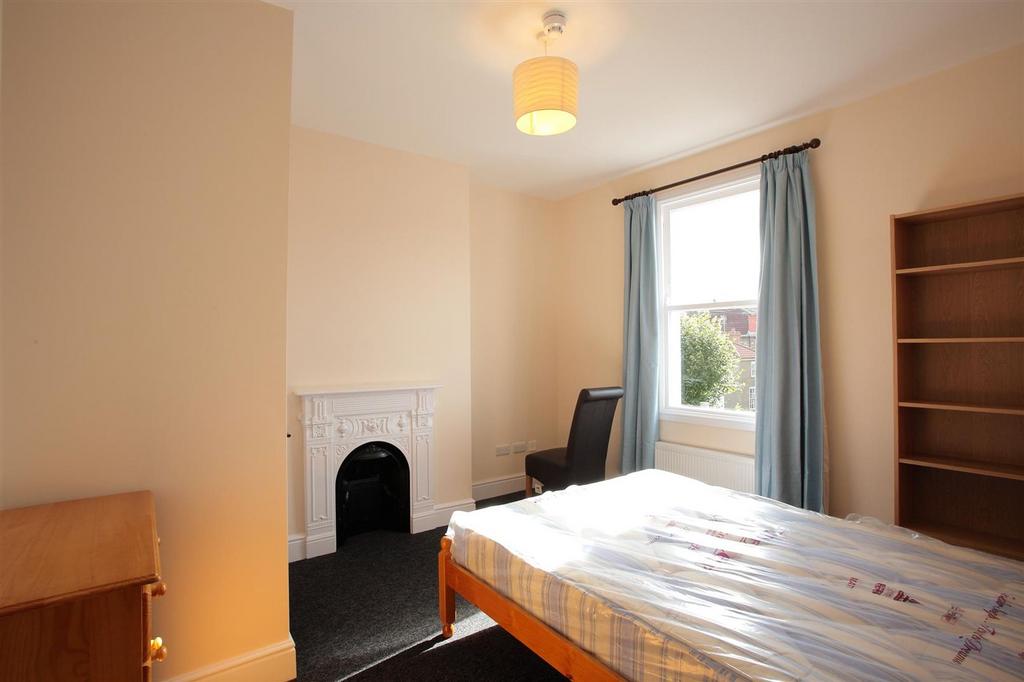 90 WLR - Room 4.JPG