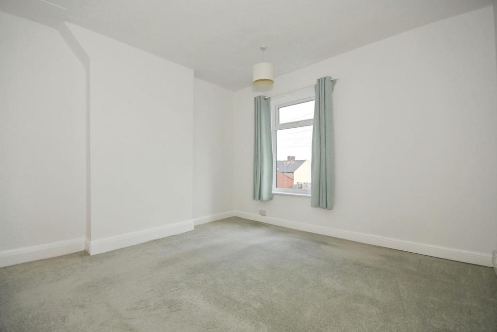 BEDROOM 1.jpg