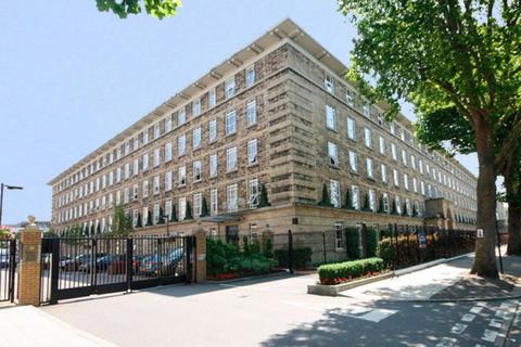 Bromyard Avenue, London W3