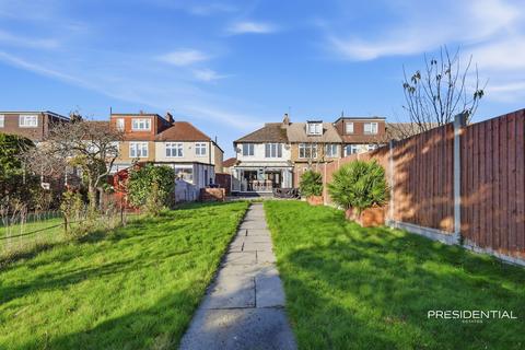 3 bedroom semi-detached house for sale, Loughton IG10