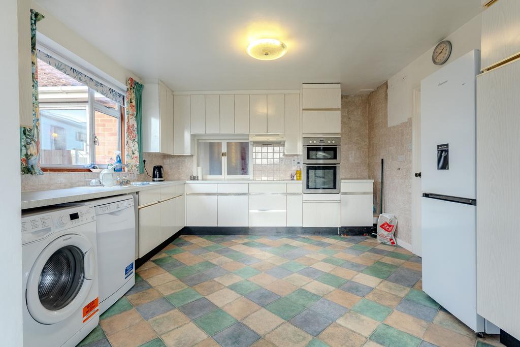Kitchen (2)