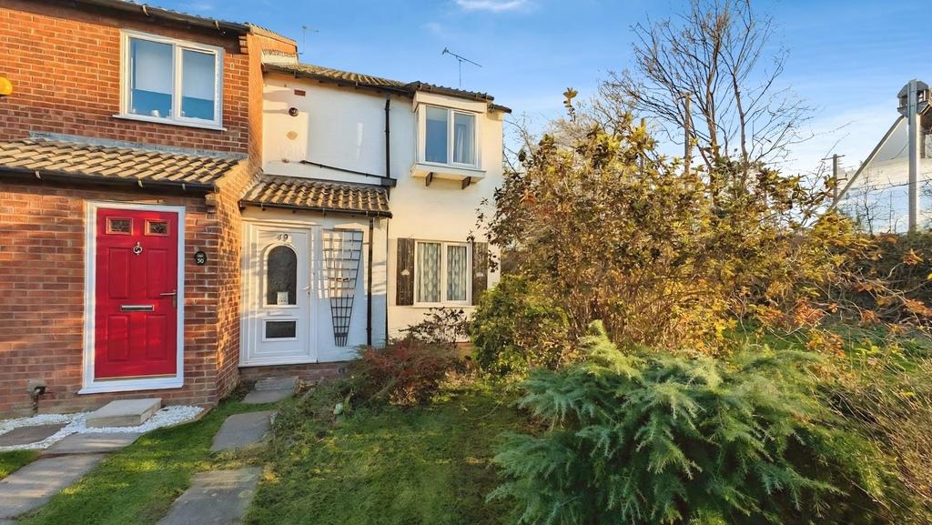 49 Elizabeth Crescent front shot b.jpg