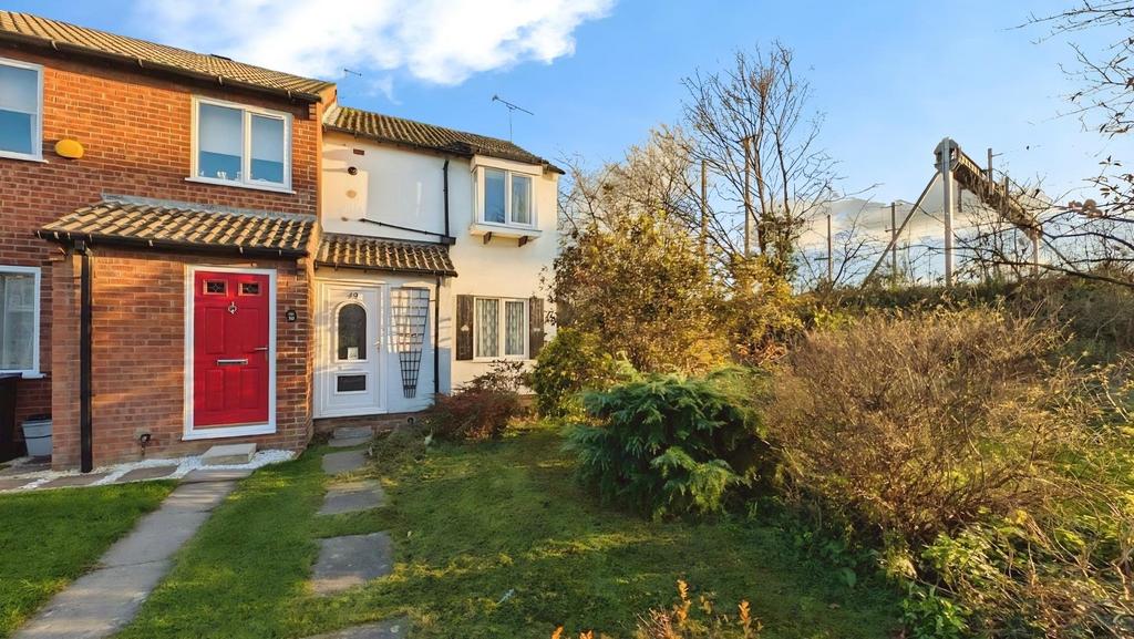 49 Elizabeth Crescent front shot a.jpg