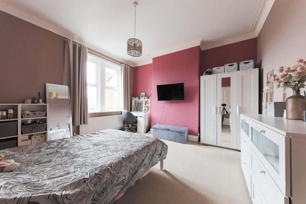 Bedroom 2.jpg