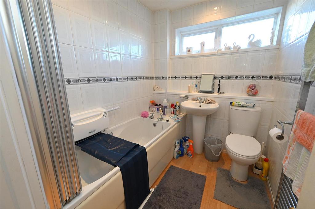 Bathroom.JPG