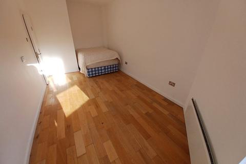 undefined, Roundhay Road, Leeds, West Yorkshire, LS8