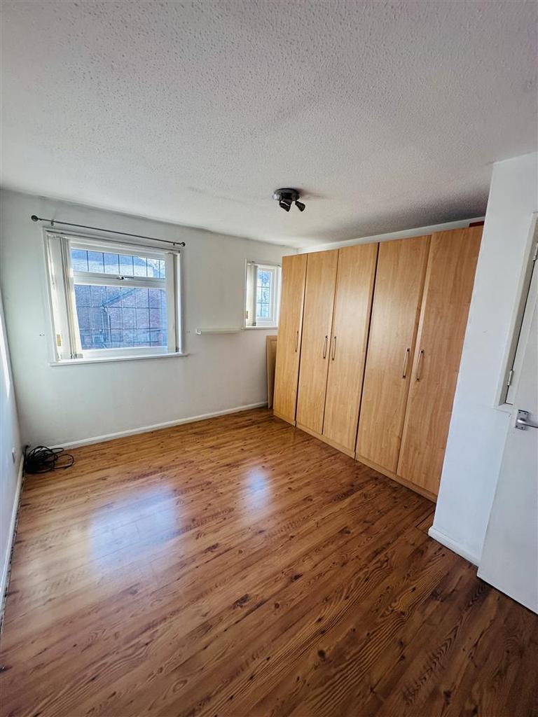 Bedroom: