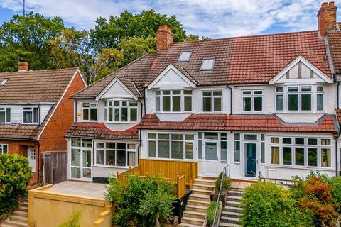 4 bedroom semi-detached house to rent, Wharncliffe Road, London SE25
