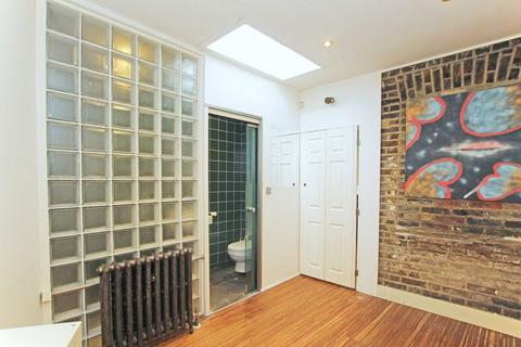 undefined, Kew Foot Road, Richmond TW9