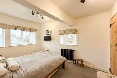 2 bedroom cottage for sale, Church Street, Holmfirth HD9