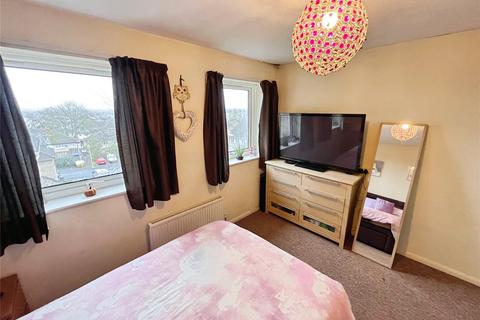 2 bedroom terraced house to rent, Herons Rise, Hampshire SP10