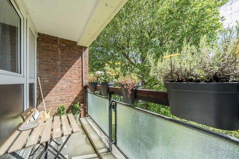 1 bedroom flat to rent, Rosenau Road, London SW11