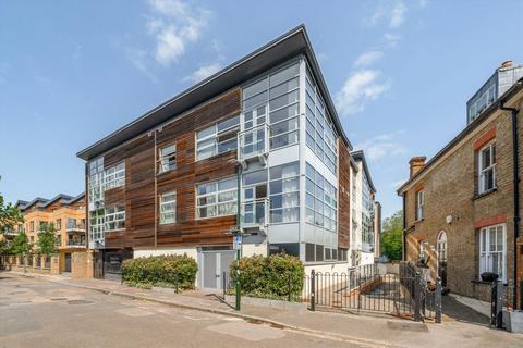 2 bedroom flat for sale, Charleville Mews, Old Isleworth TW7