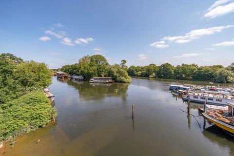 2 bedroom flat for sale, Charleville Mews, Old Isleworth TW7