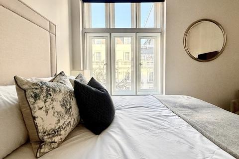 1 bedroom apartment to rent, Green Street, London, Greater London, W1K