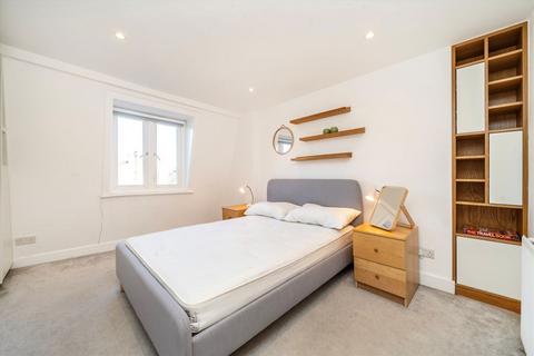 3 bedroom flat to rent, King Street, London W6