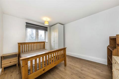 undefined, Hunton Street, London E1