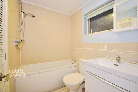 undefined, Moggs Mead Petersfield GU31