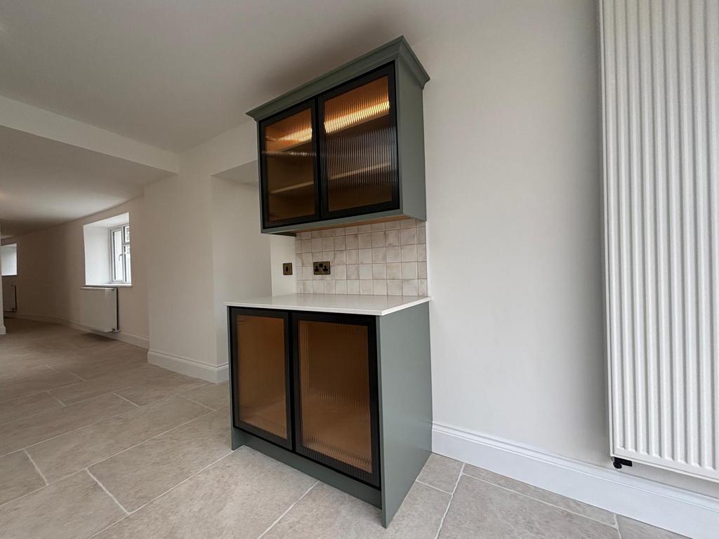 Kitchen (fourth image)