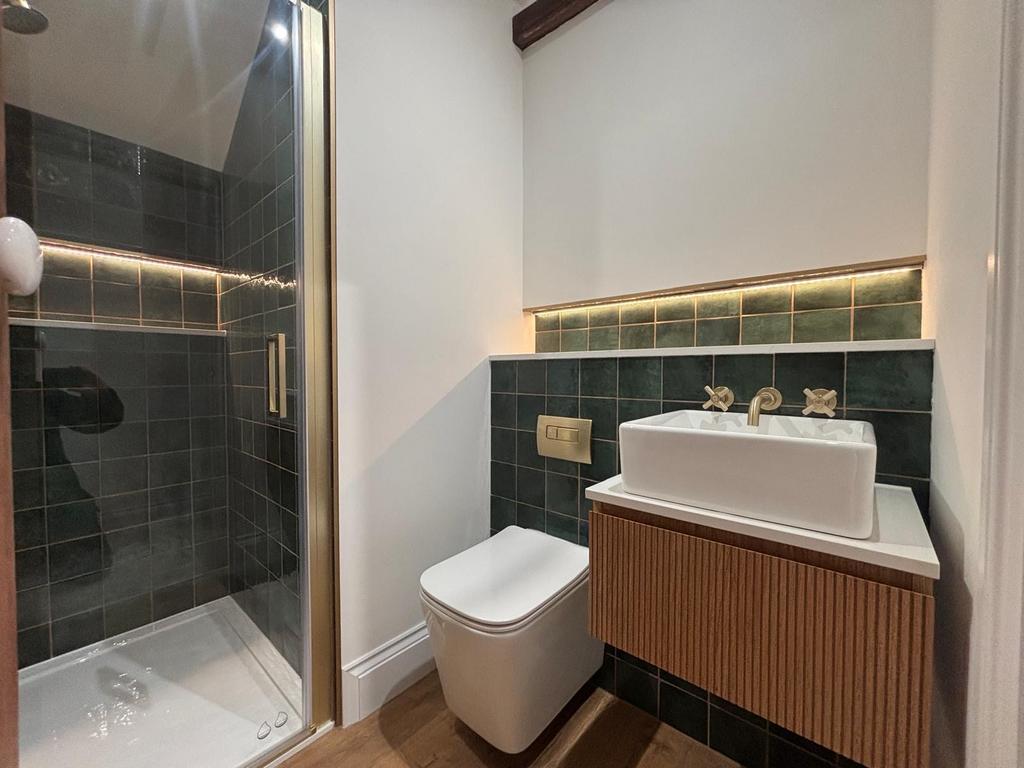 En suite to bedroom 1