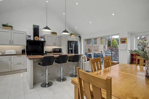6 bedroom detached house for sale, Church Lane, Morley