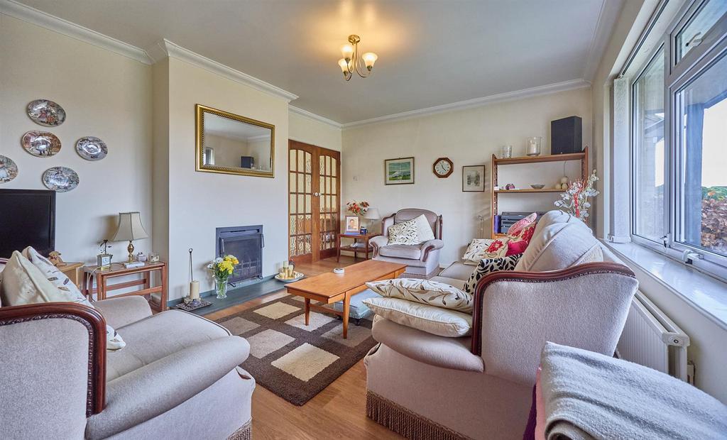 Lounge to Front