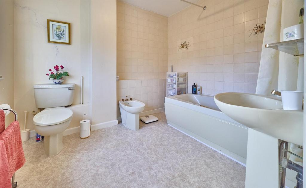 En-Suite Bathroom to Rear