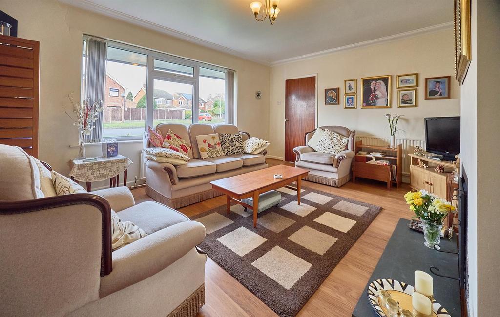 Lounge to Front