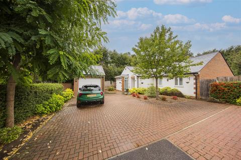 3 bedroom detached bungalow for sale, Plowenders Close, West Malling ME19