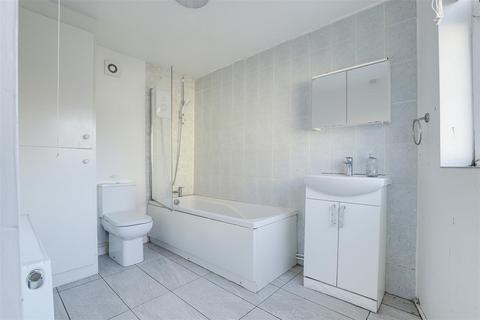 3 bedroom end of terrace house for sale, Loscoe Road, Carrington NG5