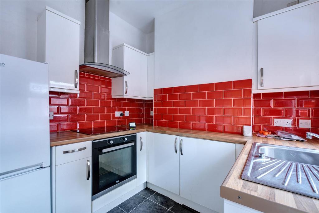Kitchen 2.jpeg