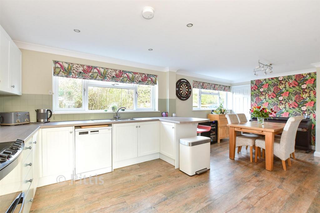 Kitchen /Dining Room