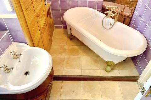 undefined, Windlesham Grove, London, SW19