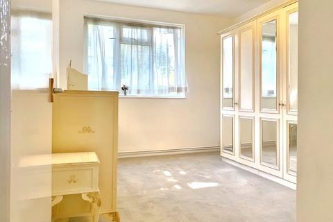 undefined, Windlesham Grove, London, SW19
