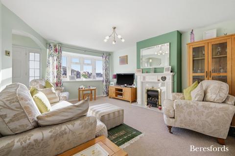 3 bedroom end of terrace house for sale, Holbrook Close, Billericay, CM11