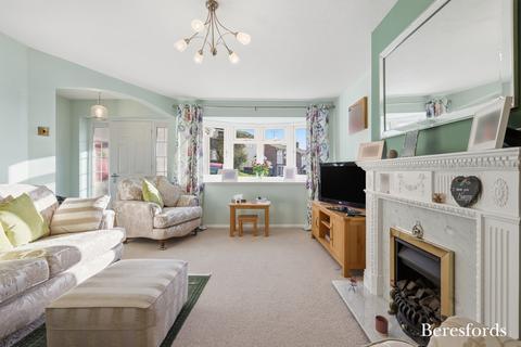 3 bedroom end of terrace house for sale, Holbrook Close, Billericay, CM11