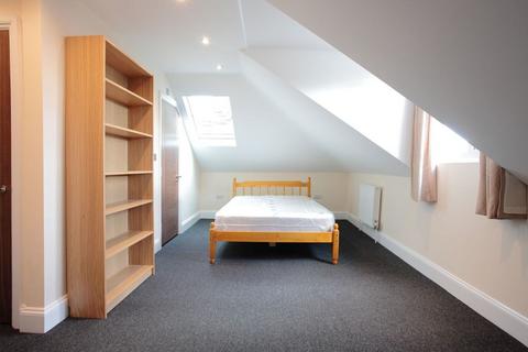 5 bedroom apartment to rent, 74 Whiteladies Road, Bristol, BS8