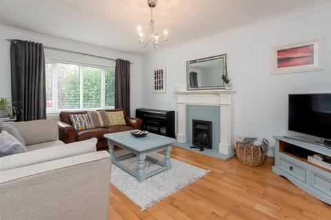 4 bedroom detached house for sale, Prospero Drive, Heathcote, Warwick