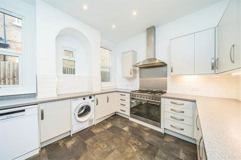 6 bedroom house to rent, Palewell Park Road, London SW14