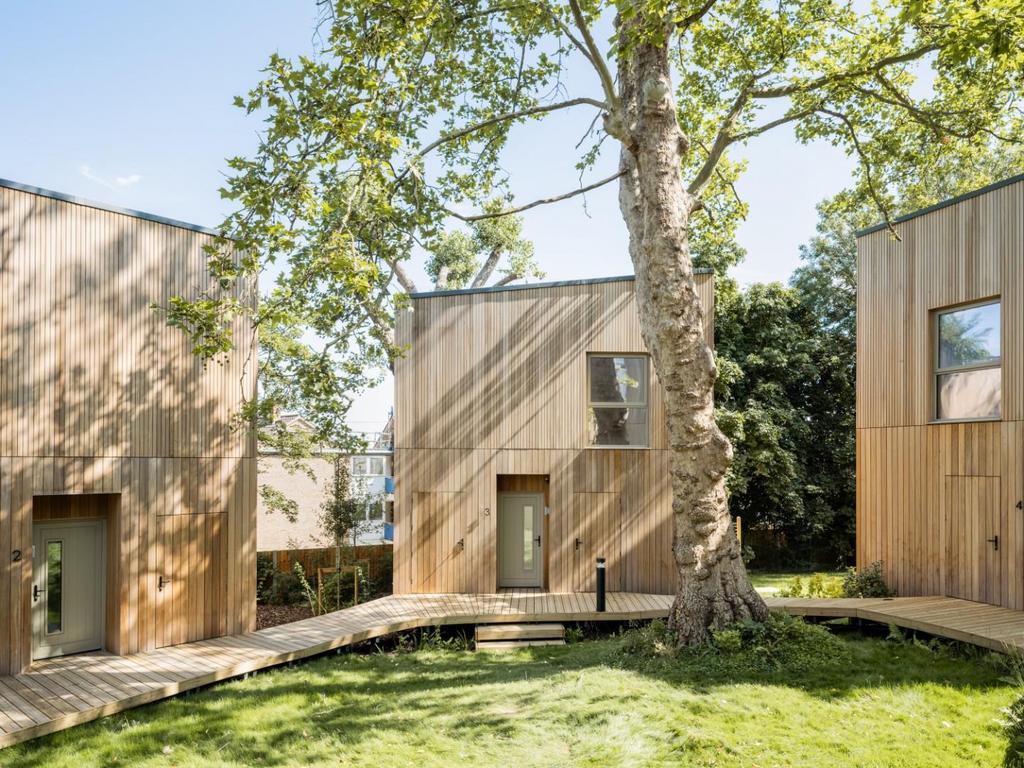 DFA HN 3000px-7548.jpg
