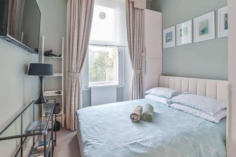 2 bedroom flat to rent, Harley Road, Primrose Hill, London, NW3
