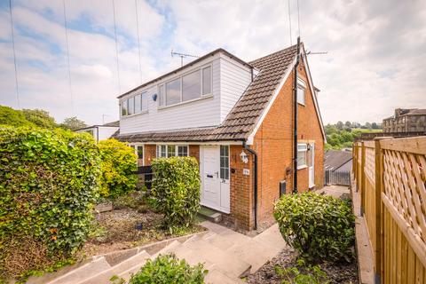 4 bedroom semi-detached house to rent, Devon Way, Brighouse
