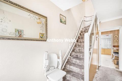3 bedroom end of terrace house for sale, Rayleigh Road, Palmers Green, N13