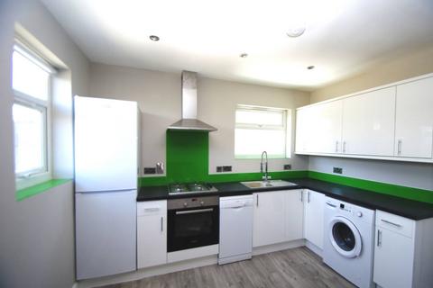2 bedroom flat to rent, Holywell WD18, Watford, WD18
