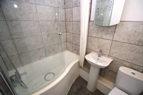 2 bedroom flat to rent, Holywell WD18, Watford, WD18