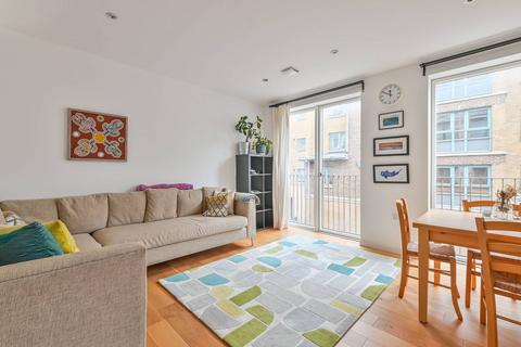 2 bedroom flat for sale, Brownswood Road, Highbury, London, N4