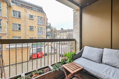 2 bedroom flat for sale, Brownswood Road, Highbury, London, N4