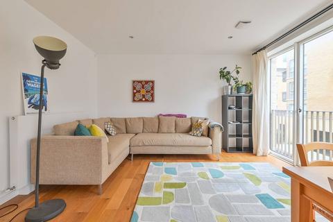 2 bedroom flat for sale, Brownswood Road, Highbury, London, N4
